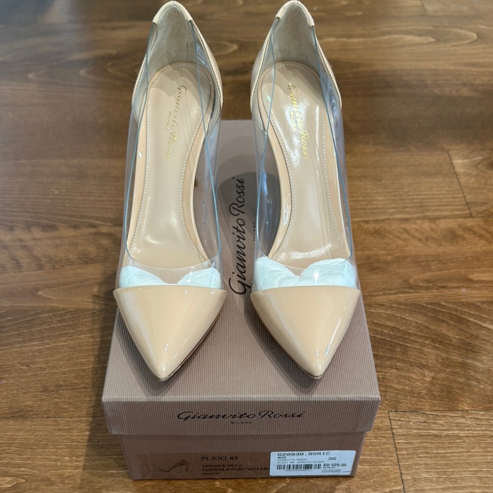 Gianvito Rossi Beige Pumps